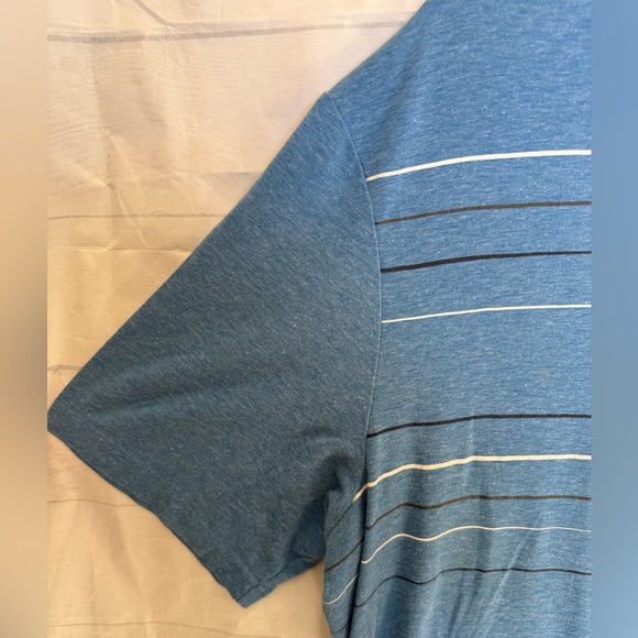 Travis Mathew Blue Men’s Shirt Size LARGE - Picture 4 of 8